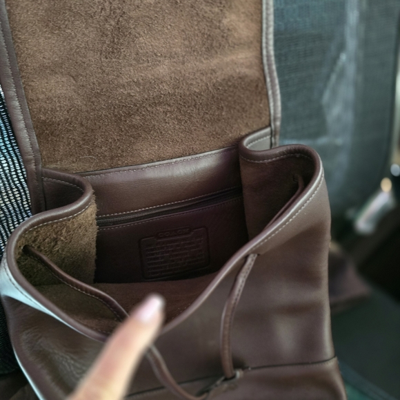 VINTAGE COACH DARK BROWN SOFT LEATHER DAY BACKPACK, EXCELLENT USED CONDITION - Picture 11 of 13